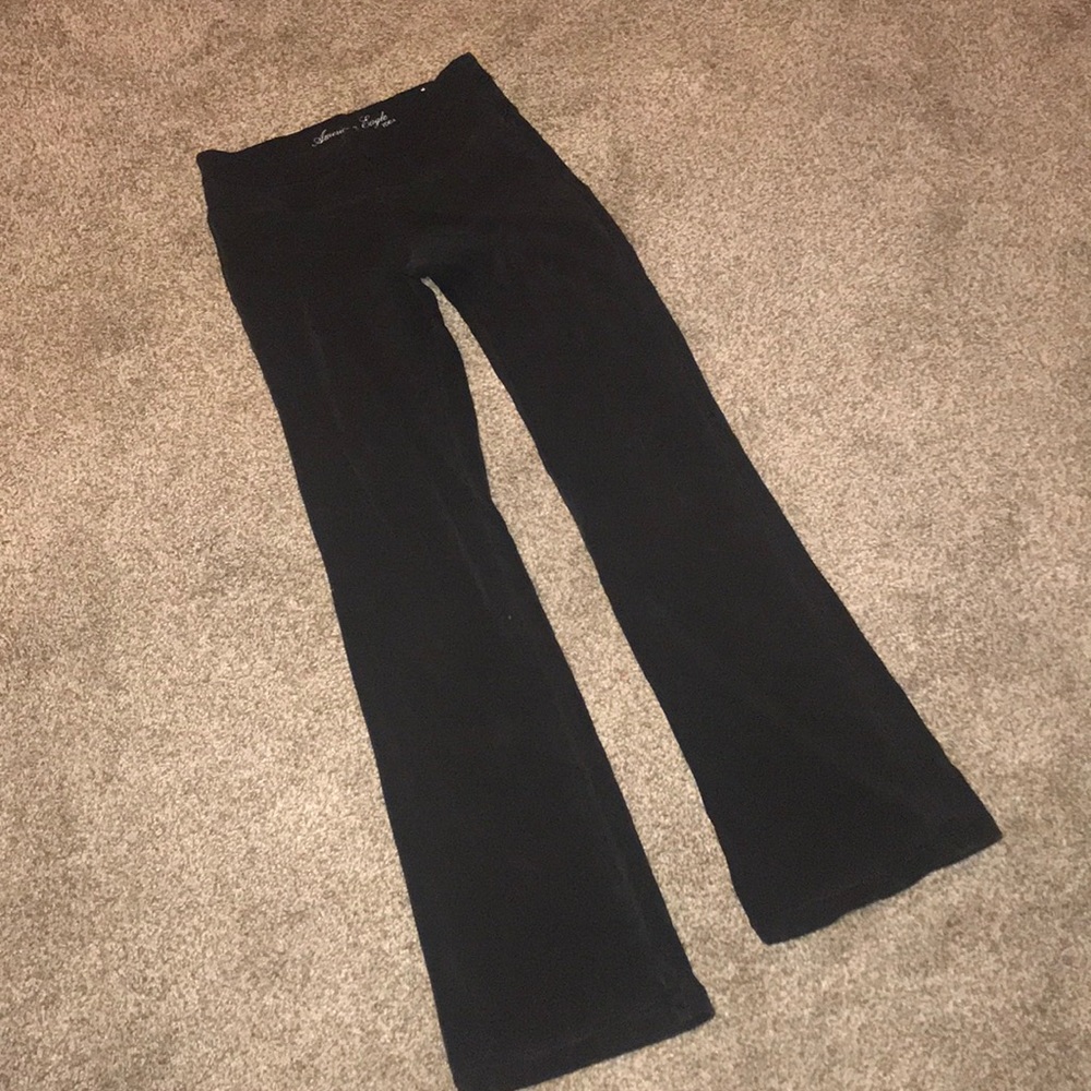 American Eagle women’s yoga pants